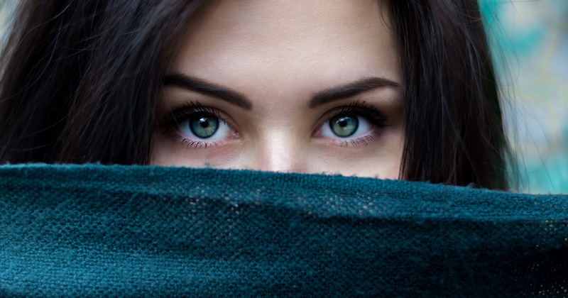 Woman's eyes showing how EMDR can help with pain